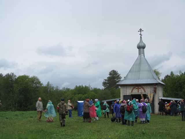 В Нижнеивкинском благочинии Вятской епархии состоялся крестный ход с иконой Спаса Нерукотворного