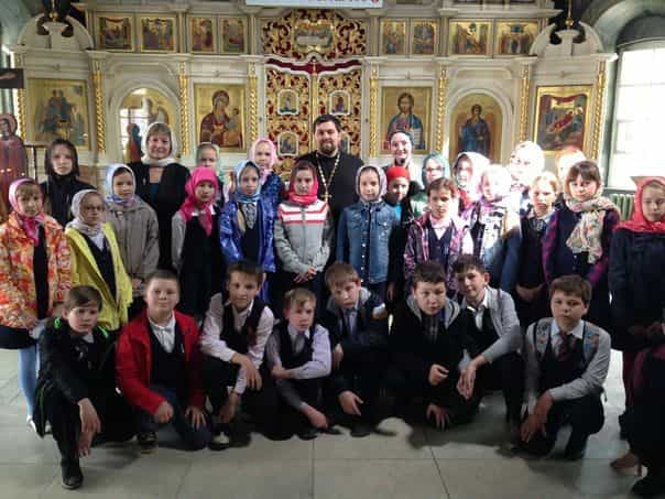 Ученики Вятской гуманитарной гимназии познакомились с церковной архитектурой храма Иоанна Предтечи