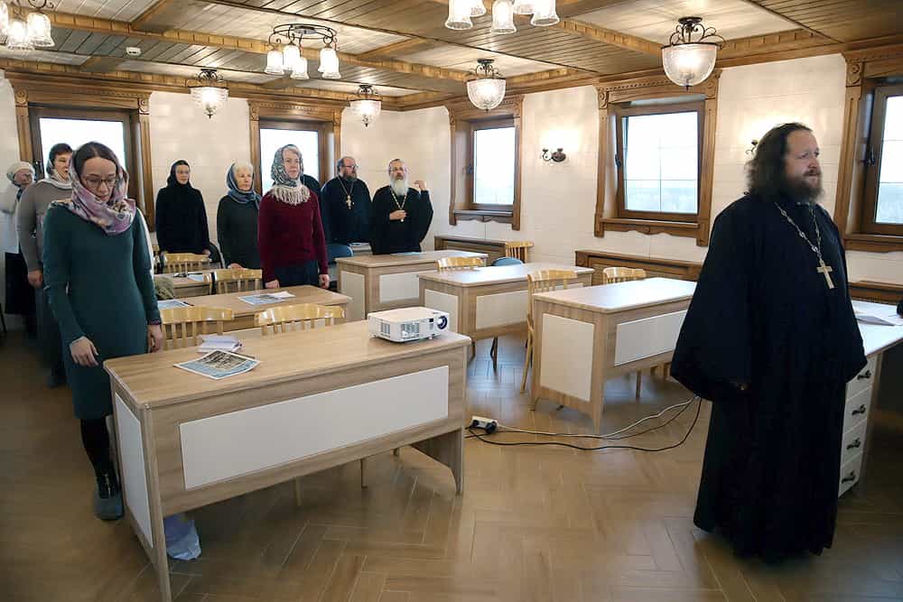 Просветительская работа на приходе с детьми и взрослыми