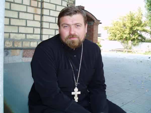 Какой властью они это делают?