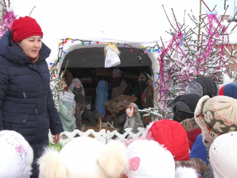 Конкурс «Рождественский ангел» завершен выставкой детских работ при Всехсвятском храме города Кирово-Чепецка