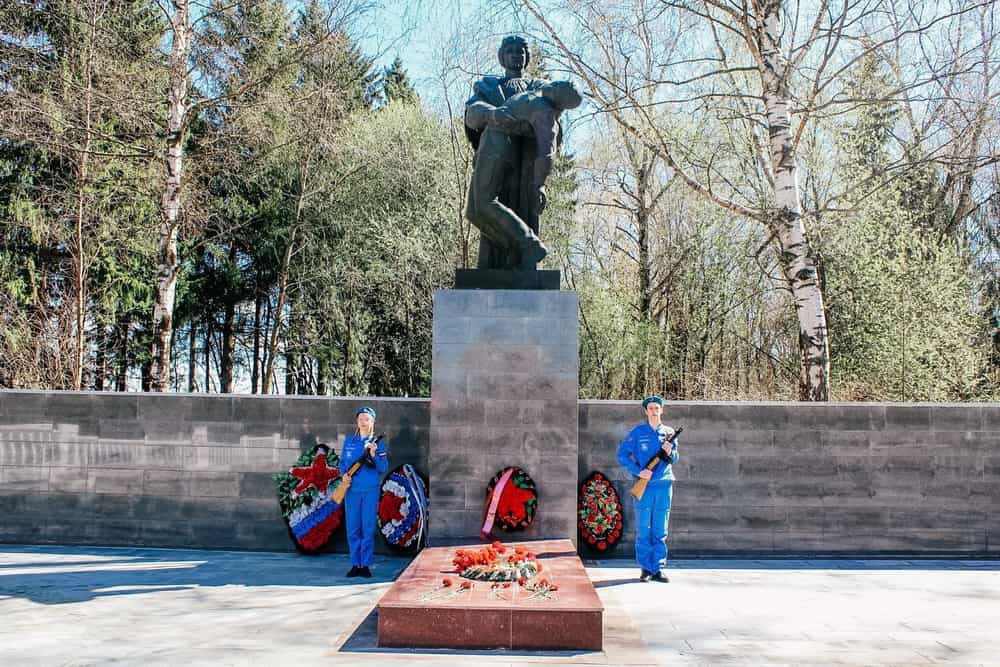 «Вспомним всех поименно»