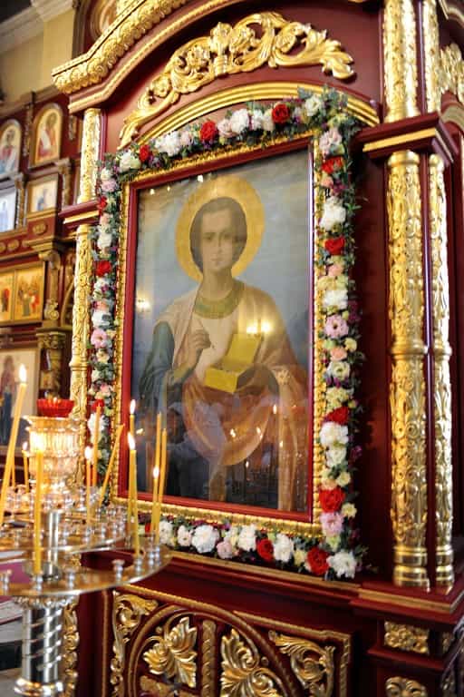 Престольный праздник храма Великомученика и целителя Пантелеимона