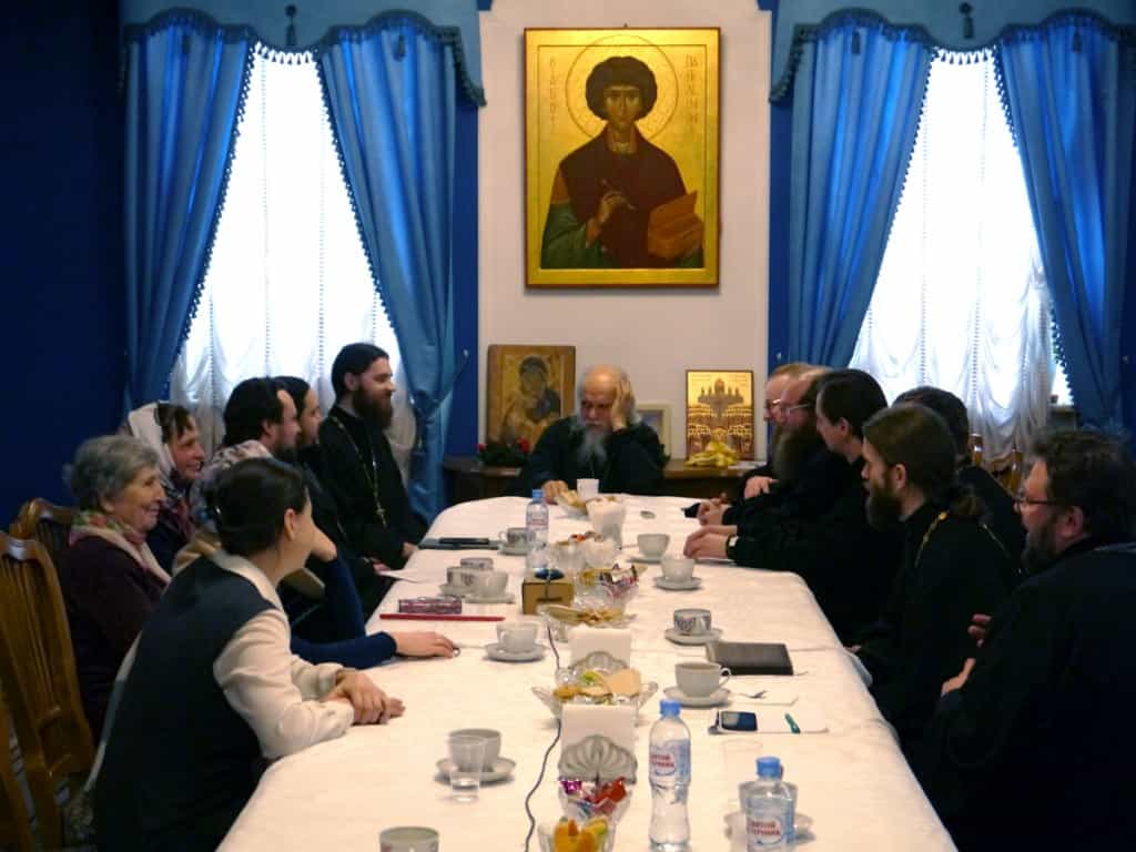 Духовник Вятской общины глухих и слабослышащих людей во имя св. царицы Елены принял участие в работе круглого стола «Трудные вопросы пастырского окормления инвалидов по слуху»