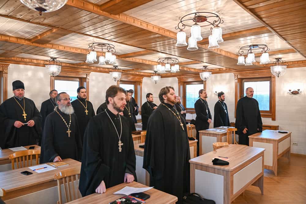 Начались курсы повышения квалификации священнослужителей