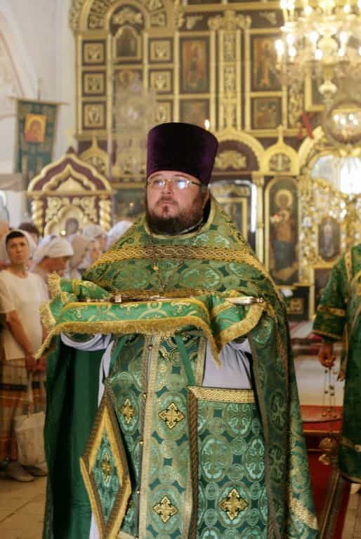 Митрополит Марк возглавил праздничную службу в Свято-Серафимовском соборе