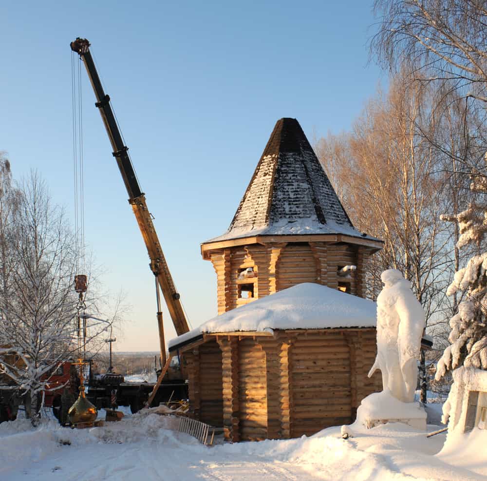 Крест Христов над селом