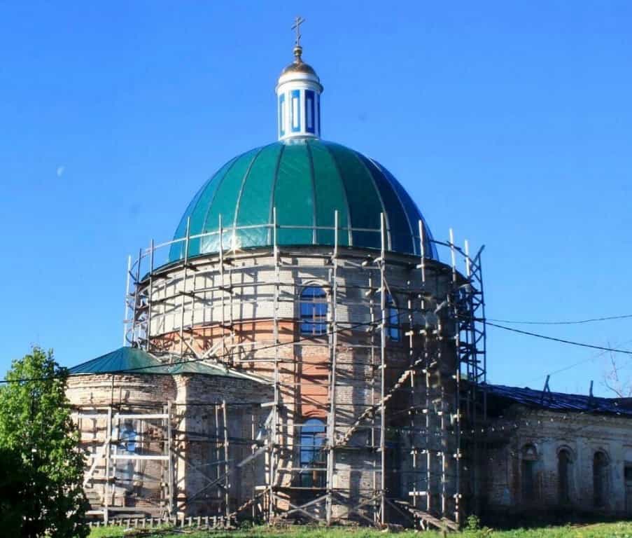 В июле 2020 года продолжаются восстановительные работы в Троицкой церкви пгт Верхошижемье