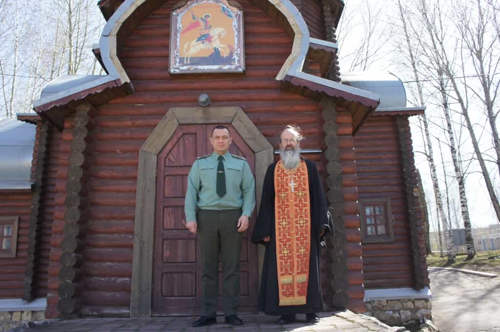 Молебен святому Георгию Победоносцу совершен в престольный праздник храма на территории военного городка Росгвардии