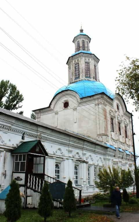 Ковчег с частицами мощей святых в храме Рождества Пресвятой Богородицы поселка Нижнеивкино
