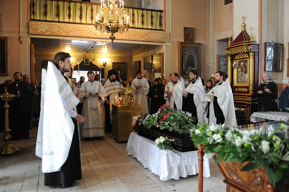 В Серафимовском соборе города Кирова состоялось отпевание новопреставленного схииеромонаха Геннадия (Кочурова)