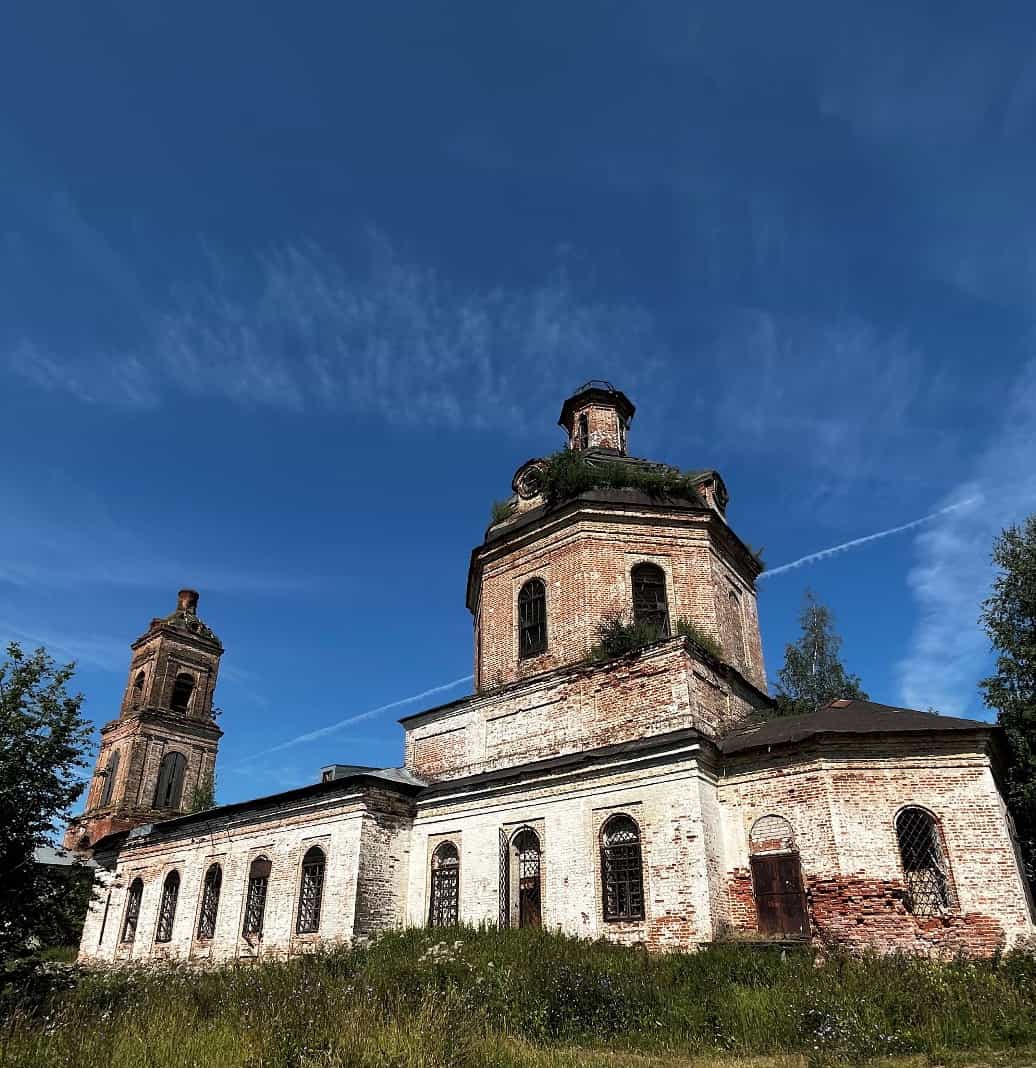 Помощь в возрождении утраченных святынь Орловского благочиния