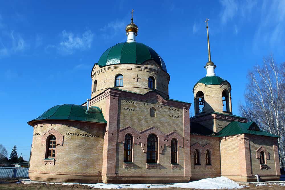 Торжественное пасхальное богослужение в храме святого великомученика Георгия Победоносца поселка Юрья