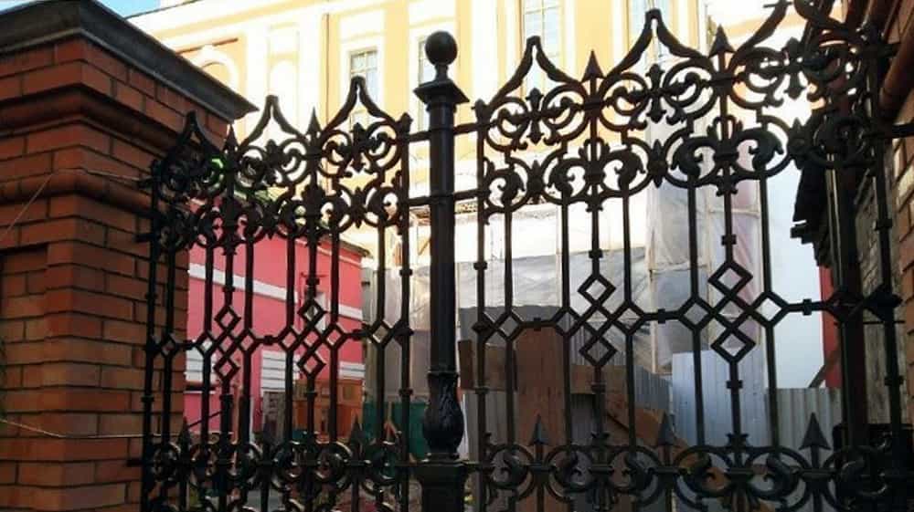 Спасский собор украсила решетка, выполненная по проекту Витберга