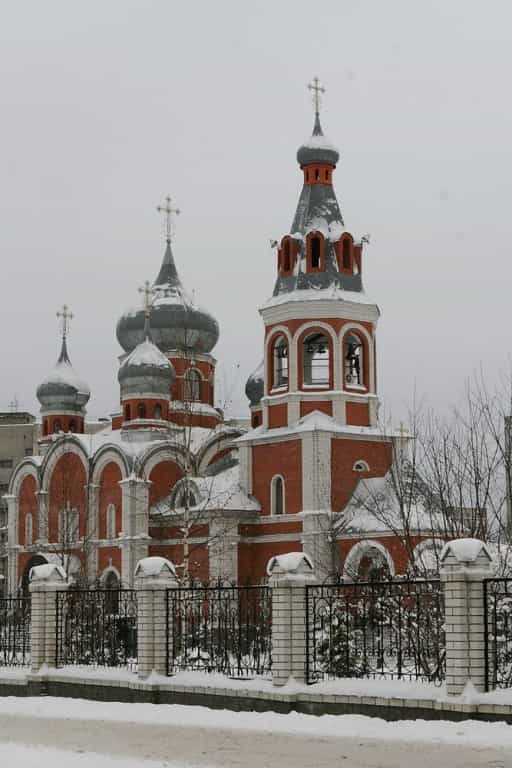 Митрополит Марк совершил Божественную Литургию в Пантелеимоновском храме г. Кирова