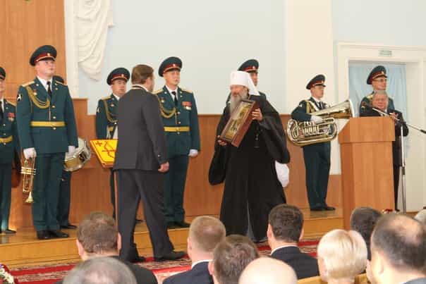 Митрополит Вятский и Слободской поздравил Никиту Белых с вступлением в должность губернатора Кировской области