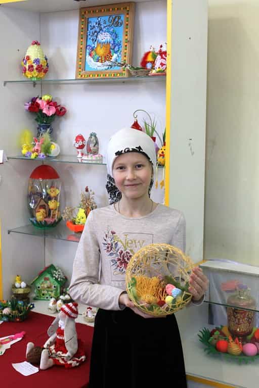 В выставочном зале Всехсвятского храма города Кирово-Чепецка открыта выставка творческих работ «Пасхальная радость»