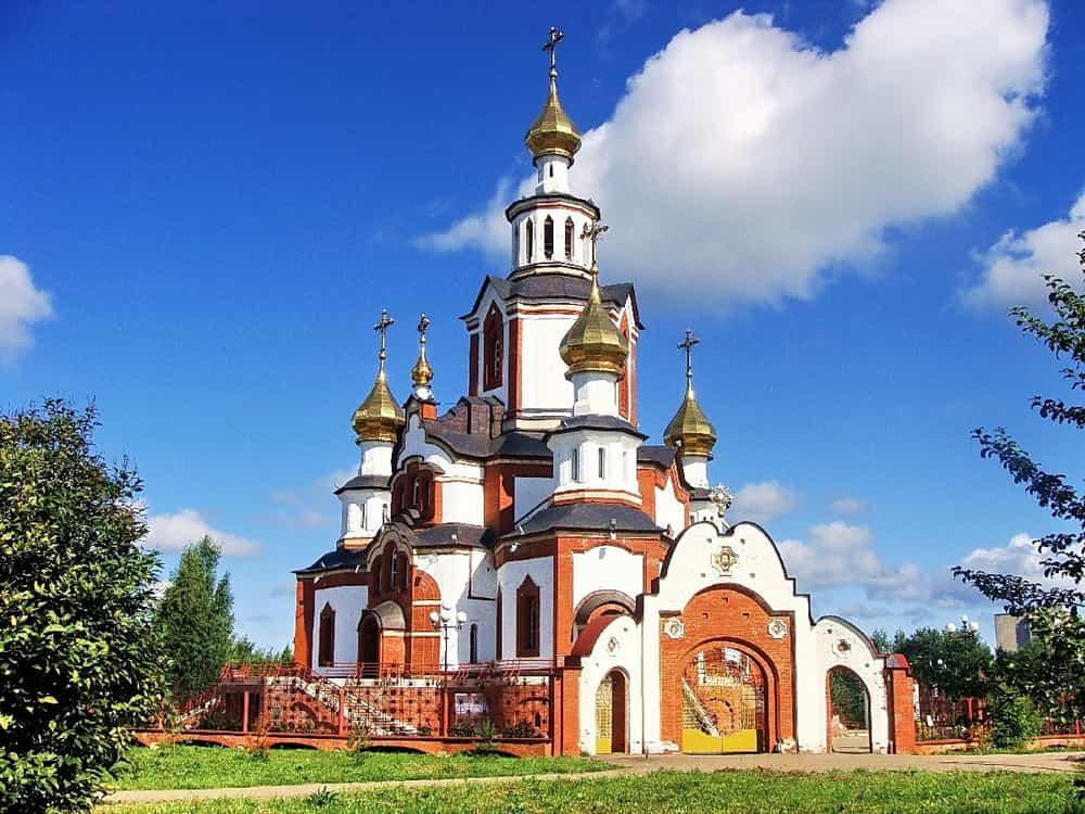 Воскресное богослужение в храме в честь святых мучениц Веры, Надежды, Любови и Софии