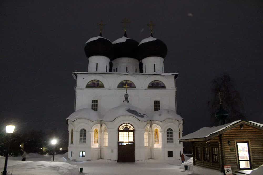 Праздничное Всенощное бдение накануне Сретения Господня