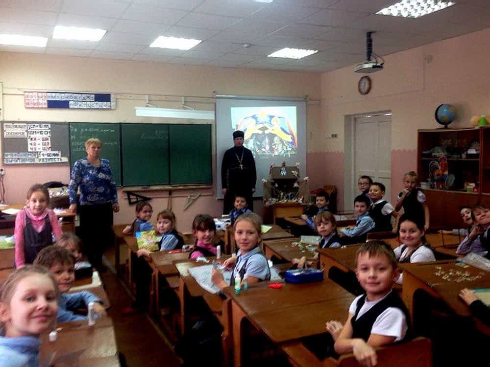 На приходах Вятской епархии началась подготовка ко встрече Рождества Христова