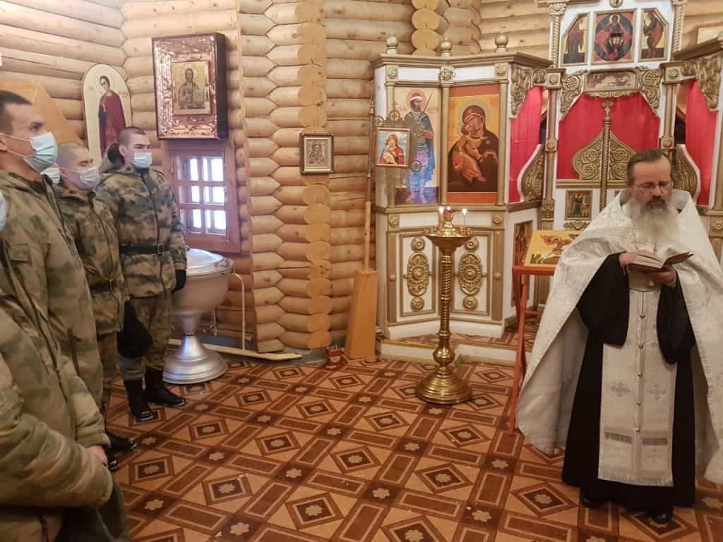 Священники епархиального воинского отдела поздравили военнослужащих с Рождеством Христовым