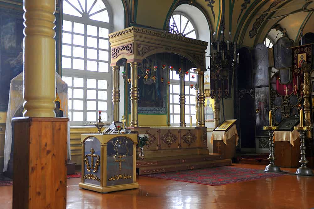 Митрополит Вятский и Слободской Марк возглавил Божественную литургию в храме в честь Рождества Пресвятой Богородицы города Орлова