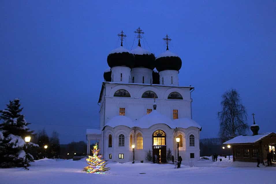 Великая Рождественская вечерня в Свято-Успенском кафедральном соборе города Кирова