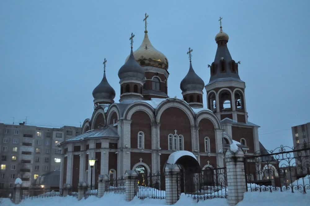 В понедельник первой седмицы Великого поста митрополит Марк совершил великое повечерие с чтением канона прп. Андрея Критского в Пантелеимоновском храме г. Кирова