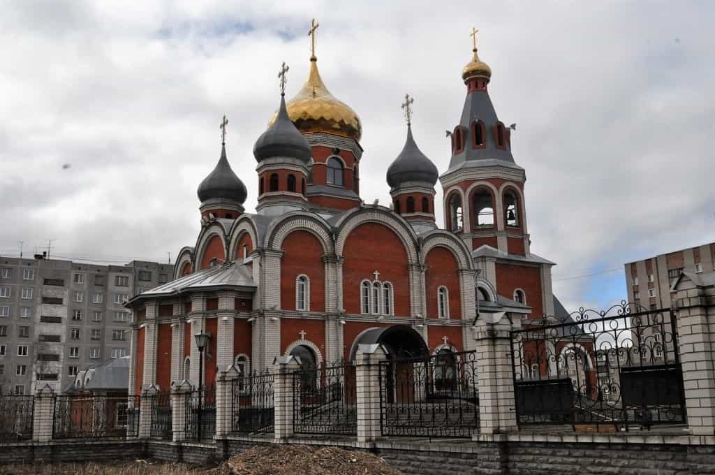 Праздничное богослужение в День Победы в храме великомученика и целителя Пантелеимона города Кирова
