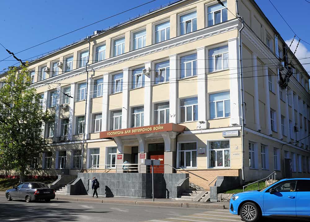 Митрополит Марк посетил Кировский областной госпиталь для ветеранов войн