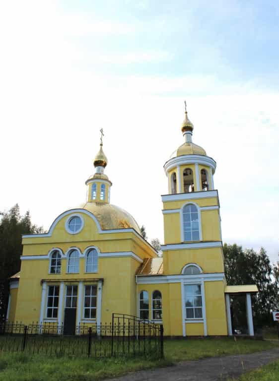 Митрополит Марк возглавил Литургию в Крестовоздвиженской церкви поселка Мурыгино