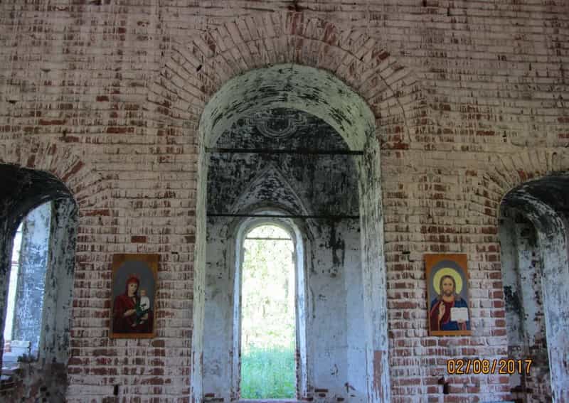 Жители Верхолипово продолжают восстанавливать храм