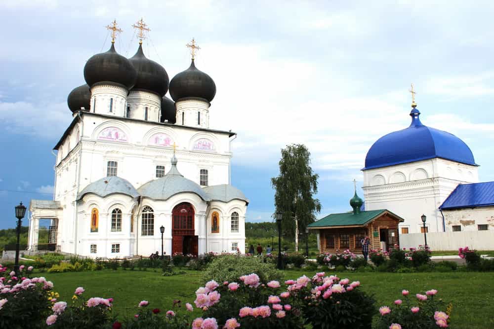 Патриарх Кирилл подарил Успенскому собору икону Святой Троицы