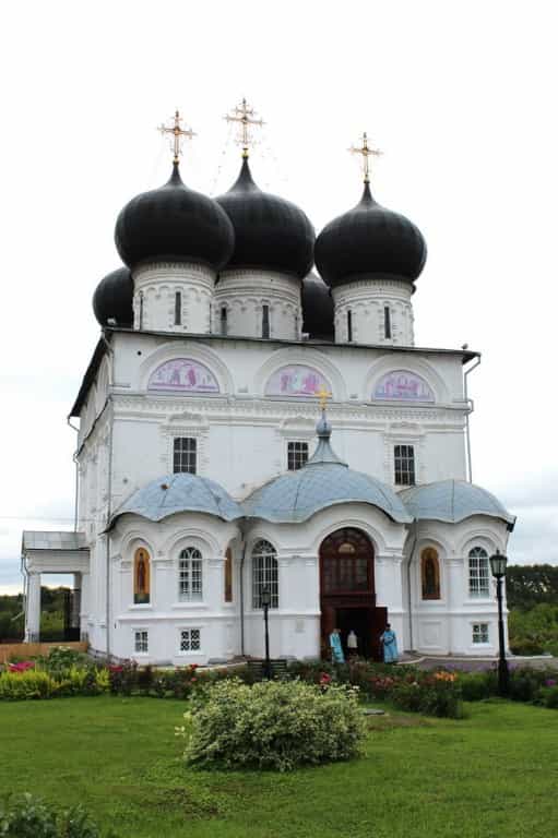 Митрополит Марк возглавил Литургию в Престольный праздник Успенского кафедрального собора