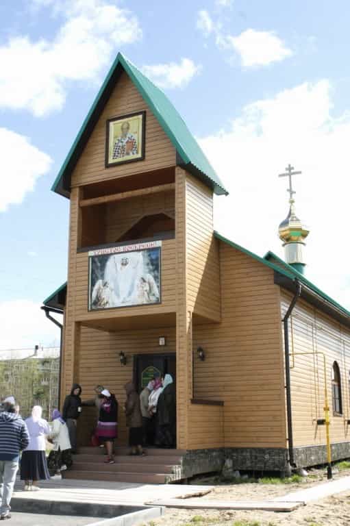 Митрополит Марк возглавил Литургию в Престольный праздник Никольского храма микрорайона Домостроитель