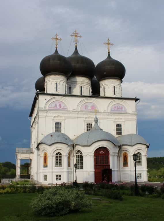 Митрополит Марк совершил Всенощное бдение накануне Дня памяти святых апостолов Петра и Павла