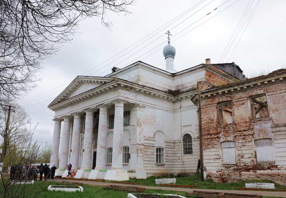Митрополит Вятский и Слободской Марк возглавил Божественную литургию в Преображенском храме села Вожгалы