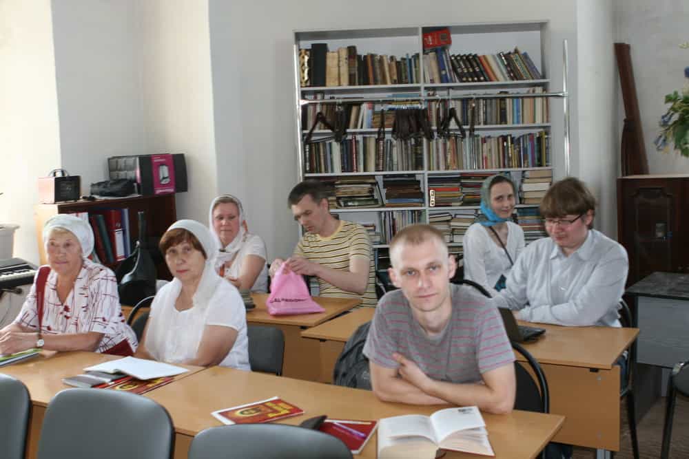 Начинается набор на Богословские курсы при Спасском соборе на новый учебный год