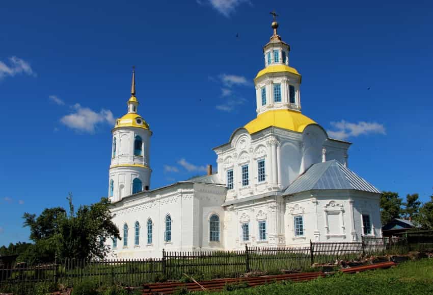 154 года почитаемой на Вятской земле иконе «Достойно есть»