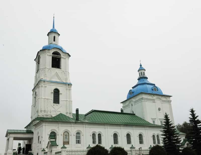 В главном приделе Троицкого храма села Быстрица состоялась первая за 13 лет Божественная литургия