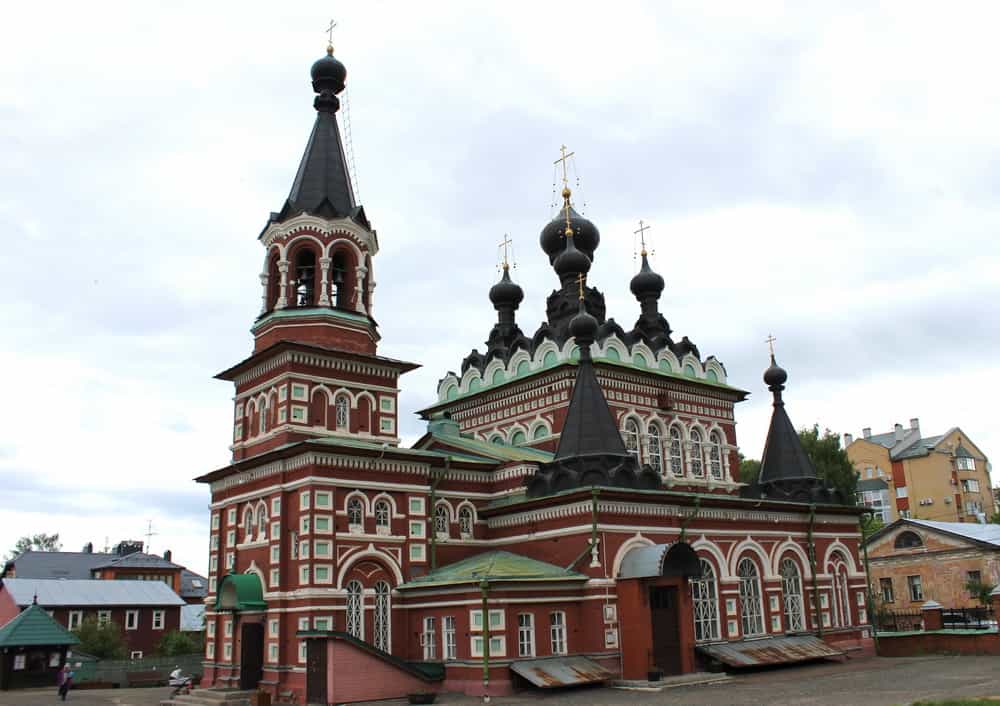 Митрополит Астанайский и Казахстанский Александр возглавил воскресную Литургию в Свято-Серафимовском соборе г. Кирова