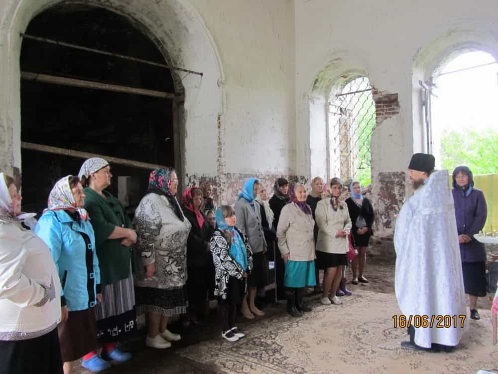 Впервые за 80 лет в церкви Иоанна Богослова в Верхолипово прошел молебен