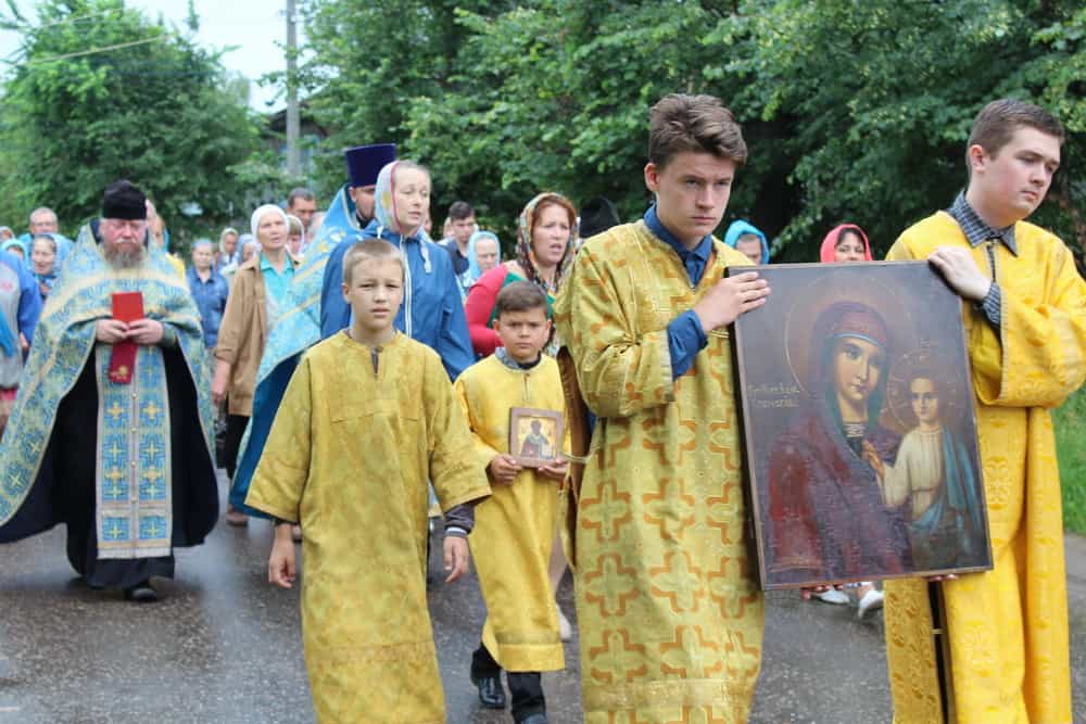 В День празднования Казанской иконы Божией Матери в Кукарском благочинии состоялся крестный ход