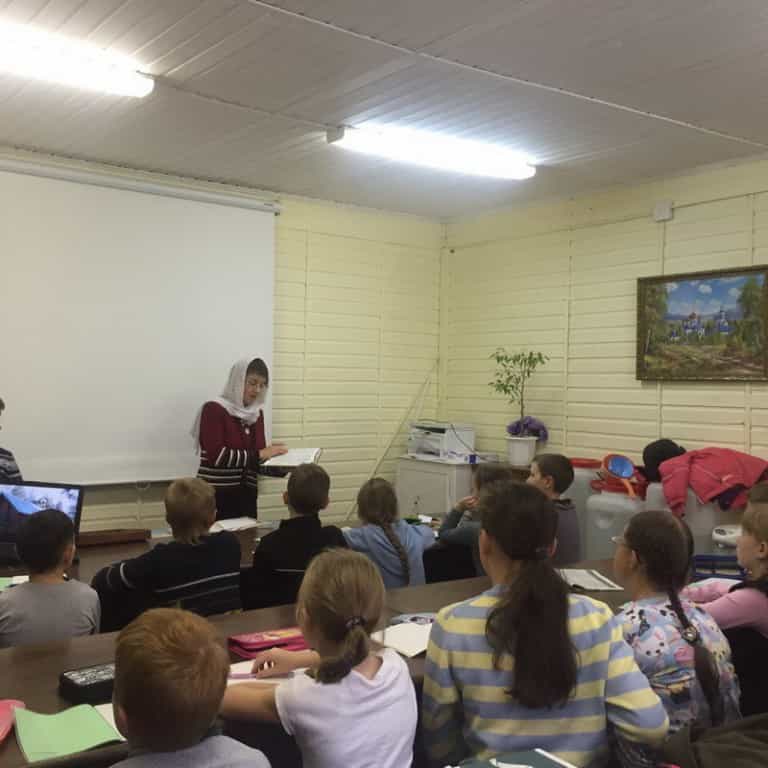 В храме в честь иконы Божией Матери «Скоропослушница» работает Воскресная школа