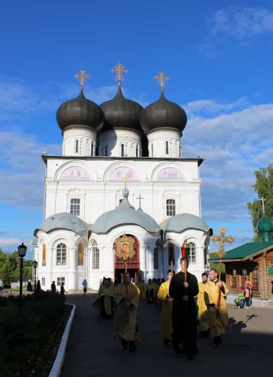 Торжественная встреча башмачка святителя Спиридона Тримифунтского