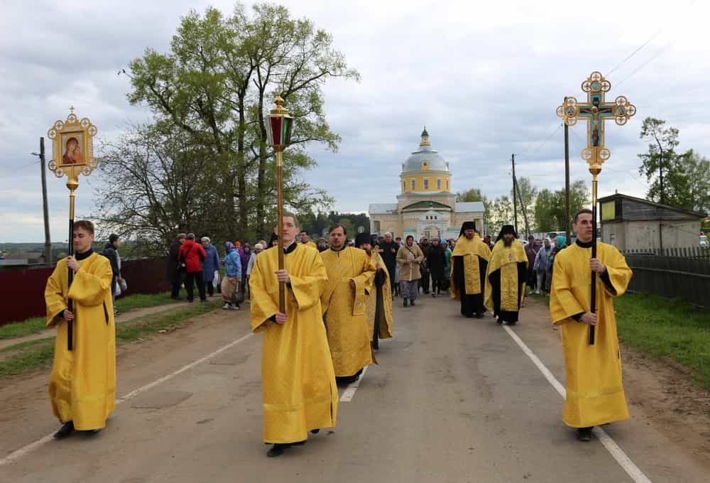 Торжественная встреча крестного хода в селе Великорецкое