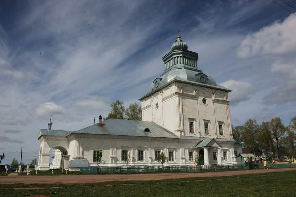 Митрополит Марк совершил молебен Николаю Чудотворцу в храме Преображения Господня в селе Великорецком