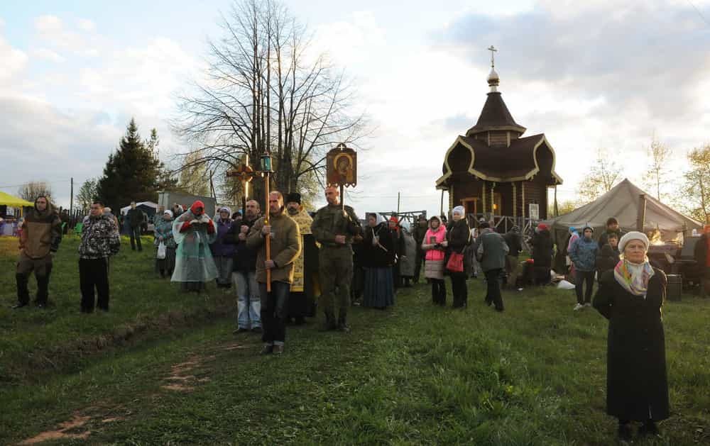 Паломники Великорецкого крестного хода пришли в село Монастырское